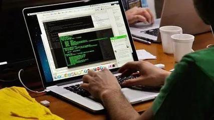 IT 行業(yè)魅力何在 計(jì)算機(jī)軟件技術(shù)開發(fā)為何引人入勝